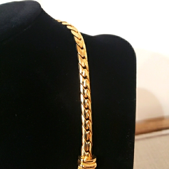 Christian Dior Necklace - Picture 3 of 9